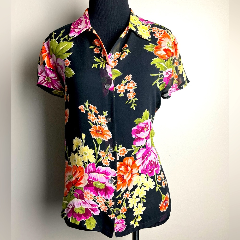 - Silk Jones, New York, button down blouse